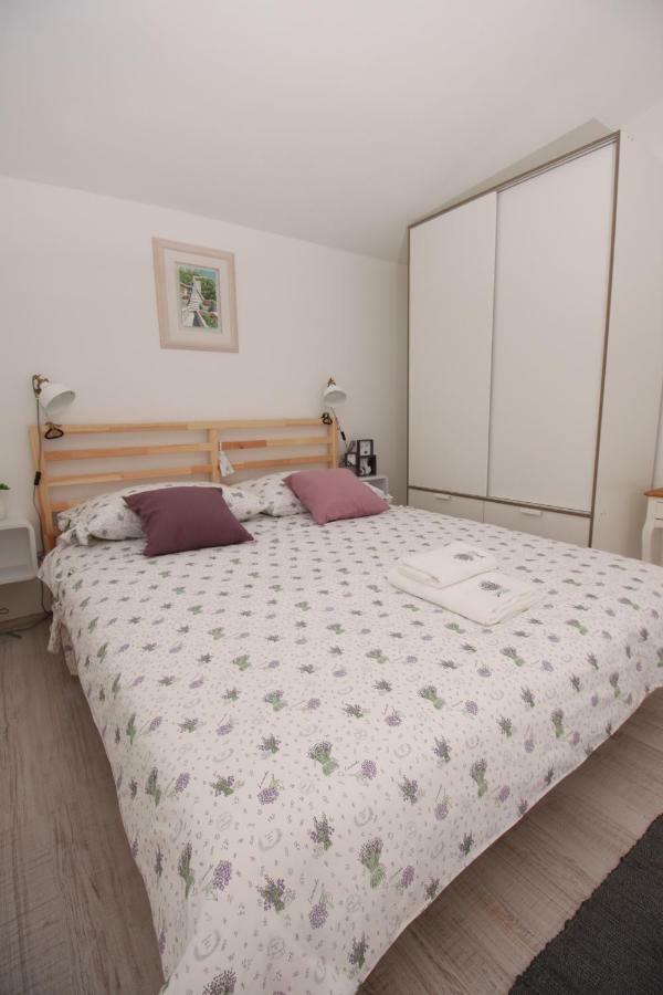 Apartment Lavanda **** Podgreben エクステリア 写真